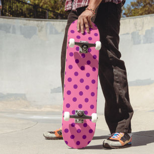 Lila auf rosa Polka Dots Design Skateboard