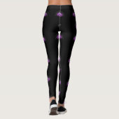 lila Augen mit Thunder_Cove Leggings (Rückseite)
