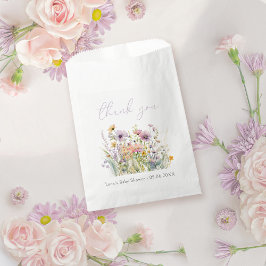 Lila Baby in Blümflora Wildblume Kinderdusche Geschenktütchen