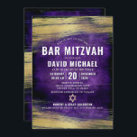 Lila Bar Mitzvah Bold Type Gold Foil Moderne Einladung<br><div class="desc">Seien Sie stolz, freuen Sie sich und präsentieren Sie diesen Meilenstein Ihres Lieblings-Bar Mitzvah! Versenden Sie diese coole, einzigartige, moderne, personalisierte Einladung für eine Veranstaltung, an die Sie sich erinnern können. Metallische goldene Pinselstriche und Stern von David, zusammen mit fett-weißer Typografie, überlagern einen lila, dunklen, ockerfarbenen Hintergrund. Personalisieren Sie den...</div>