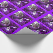 Lila Baubles Frohe Weihnachtsverpackung Geschenkpapier (Ecke)