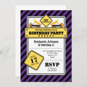 Lila Bauweise Einladung zum Geburtstag (Vorne/Hinten)