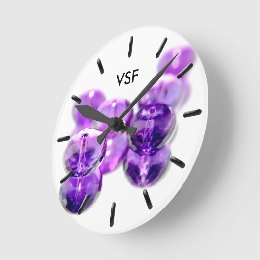 Lila Beads personalisierte Initialuhr Runde Wanduhr (Winkel)