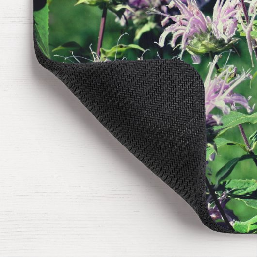 Lila Bee Balm-Blume Mousepad (Ecke)