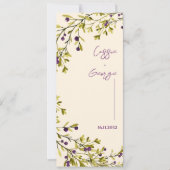 Lila Beeren- und Grünpflanzen-Hochzeitsprogrammkar Einladung (Vorderseite)