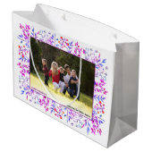 Lila Beerenblatt Happy Holidays Weihnachtsfest Fot Große Geschenktüte (Rückseite Schrägansicht)