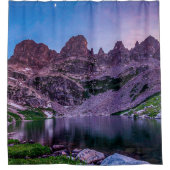 Lila Bergsee // Sonnenuntergang Duschvorhang (Vorderseite)