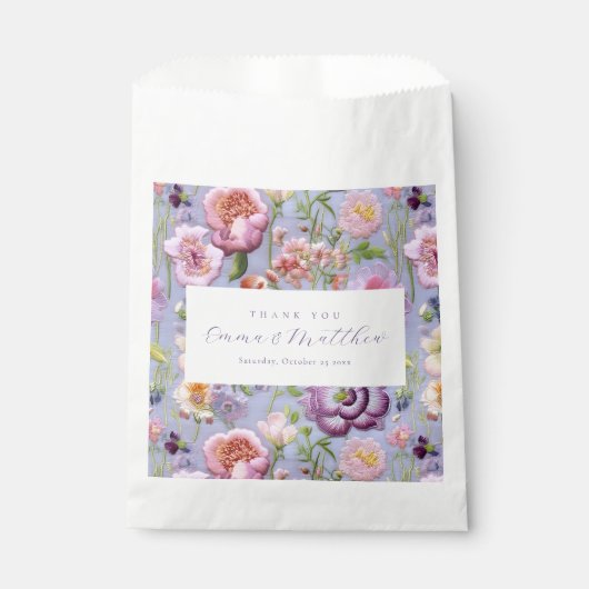 Lila bestickte Blumenhochzeit Geschenktütchen (Vorderseite)