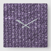 lila Blasenverpackung Quadratische Wanduhr (Vorderseite)