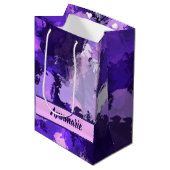 Lila Blau und Coole Abstrakte Formen Mittlere Geschenktüte (Vorderseite Schrägansicht)