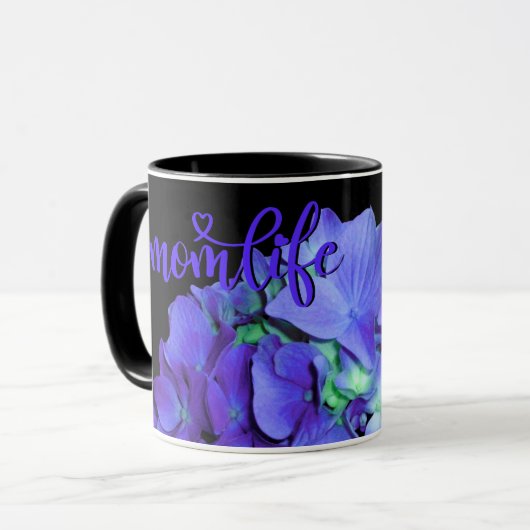 Lila-blaue Hydrangeas-violette Blumen #momlife Tasse (Vorderseite Links)