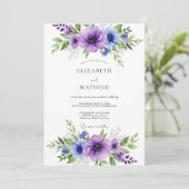 Lila Blaue Lebendige Anemonen Hochzeit Einladung (Stehend Vorderseite)