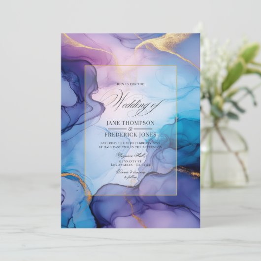Lila, blaue und goldene Alkoholtupfer Hochzeit Einladung (Stehend Vorderseite)