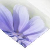 lila-blaue Zichorie Tischdecke (Schrägansicht)