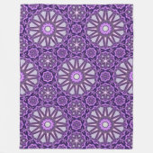 Lila Blaues Kaleidoskop Pinwheel Mandala Muster Fleecedecke (Vorderseite)
