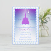 Lila blaues Traumschloss in der Wolken-Baby-Dusche Einladung (Stehend Vorderseite)