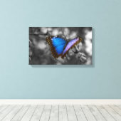 Lila Blue Butterfly Leinwanddruck (Insitu (Holzboden))
