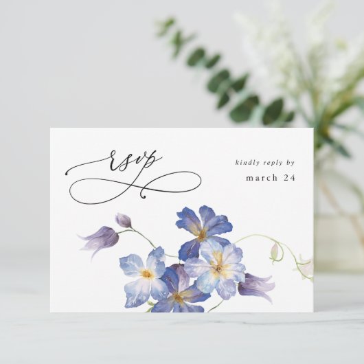 Lila Blue Floral w Mahl UAWG RSVP Karte (Stehend Vorderseite)