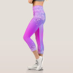 Lila Blue Pink Capri Leggings Glitzer Tropfen<br><div class="desc">Moderne Lila rosa Neon Glitzer Sparkle Tropfen Tanz Party Capri Leggings - Fügen Sie Ihren einzigartigen Text - Make Your Special Gift - Neu vergrössern und verschieben oder entfernen und fügen Sie Text / Elemente mit Anpassungstool. Design von MIGNED. Bitte schauen Sie sich meine anderen Projekte an. Sie können diese...</div>