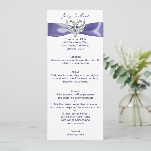 Lila Blue Silver Swans Wedelmenu Card Einladung (Stehend Vorderseite)