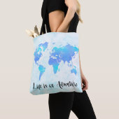Lila & Blue World Map Life ist ein Abenteuer Tasche (Von Nahem)