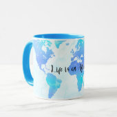 Lila & Blue World Map Life ist ein Abenteuer Tasse (Vorderseite Links)
