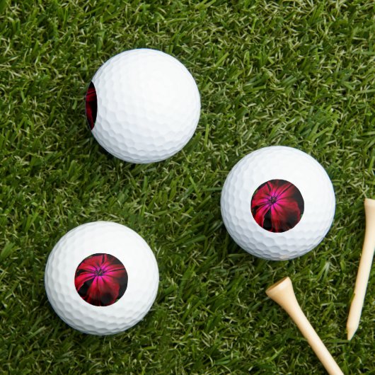 Lila Blume durch Gbcnm Golfball (Insitu Gras)
