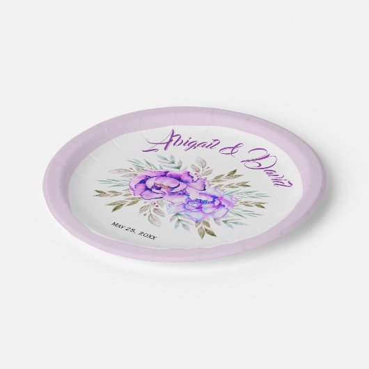 Lila Blume-Hochzeit Pappteller (Schrägansicht)