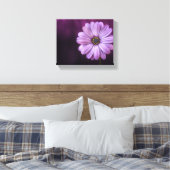 Lila Blume im Blut Leinwanddruck (Insitu (Schlafzimmer))