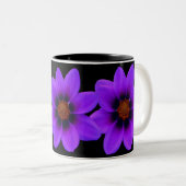 Lila Blume in der Abenddämmerung Zweifarbige Tasse (VorderseiteRechts)