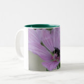 Lila Blume mit Biene Zweifarbige Tasse (Vorderseite Links)