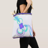 Lila Blume mit Ribbons Tasche (Von Nahem)