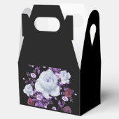 LILA-BLUME, SCHWARZER HINTERGRUND GESCHENKSCHACHTEL (Geöffnet)