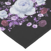 LILA-BLUME, SCHWARZER HINTERGRUND KURZER TISCHLÄUFER (Ecke)