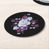 LILA-BLUME, SCHWARZER HINTERGRUND RUNDER PAPPUNTERSETZER (Angewinkelt)