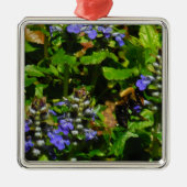 Lila Blume und Hummeln Silbernes Ornament (Vorne)