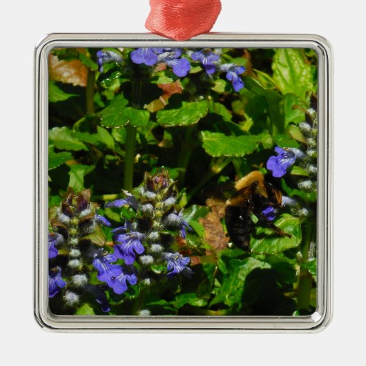 Lila Blume und Hummeln Silbernes Ornament (Vorne)