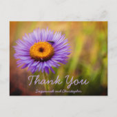 Lila Blume und Insekten Personalisiert Postkarte (Vorderseite)