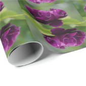 Lila Blume Valentinstag Wrapping Paper Geschenkpapier (Rolleneckpunkt)