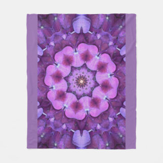 Lila BlumeMandala durch SeaAngeL12 Fleecedecke