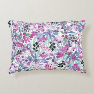Lila Blumen & Berries: Aquarell Dekokissen