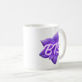 Lila Blumen BTS Kaffeetasse (VorderseiteRechts)