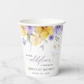 Lila Blumen, gelbe Blumen, erster Geburtstag Pappbecher (Vorderseite)