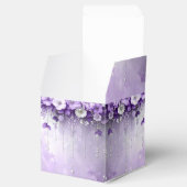 Lila Blumen mit baumelnden Perlen Geschenkbox Geschenkschachtel (Geöffnet)