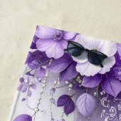 Lila Blumen mit baumelnden Perlen Strandtuch (Beispiel)