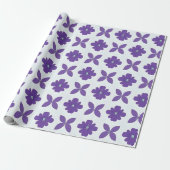 Lila Blumen mit hellem Hintergrund Geschenkpapier (Ungerollt)