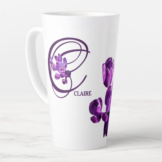 Lila Blumen Monogramm Claire Name anpassbar Milchtasse (Linke Ecke)