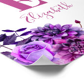 Lila Blumen. Name des Mädchens und Monogramm. Kind Poster (Ecke)