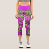 Lila Blumen Personalisiert Name Capri Leggings (Vorderseite)