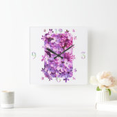Lila Blumen Quadratische Wanduhr (Zuhause)